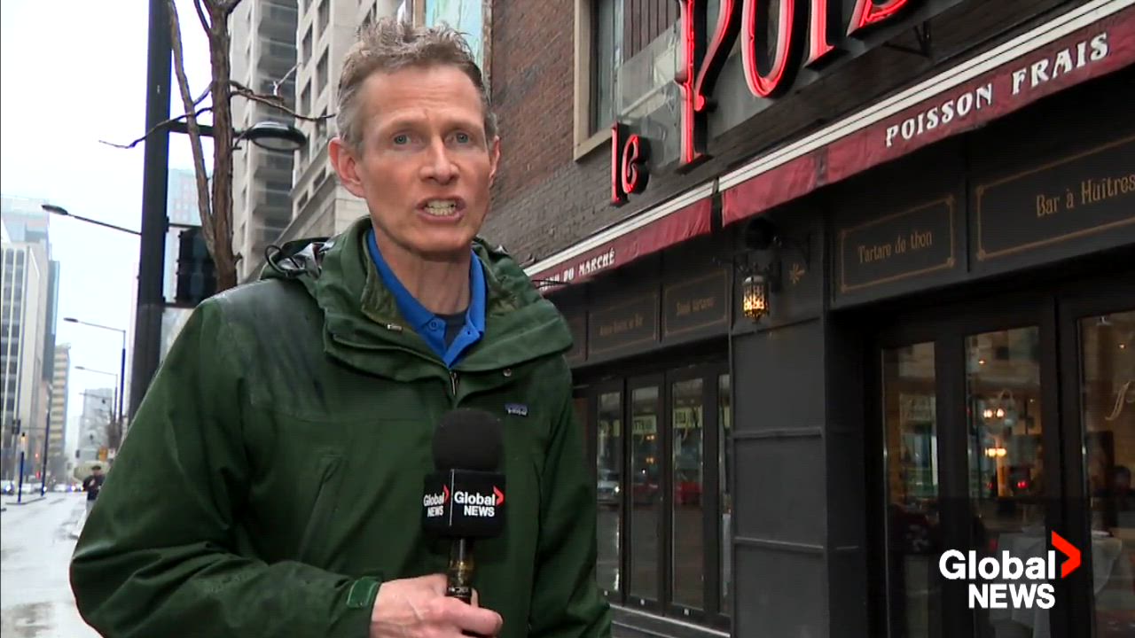 Click to play video: 'Montreal reduces patio fees for restaurant owners'