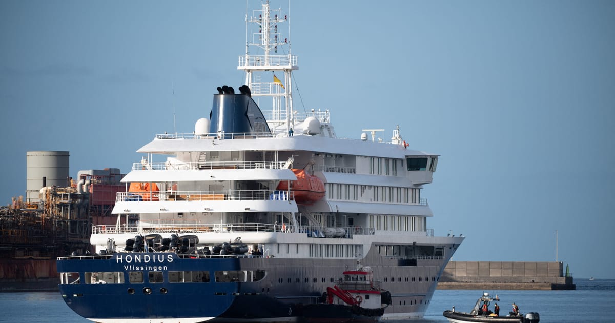 Passengers begin leaving hantavirus ship at Tenerife – POLITICO