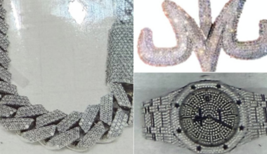 Toronto robbery: $1M in jewellery stolen in downtown core