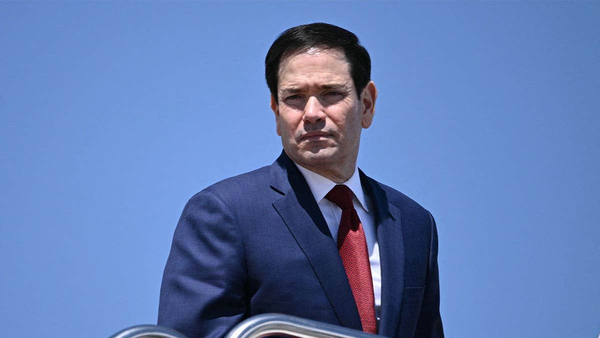 Marco Rubio boarding Air Force One