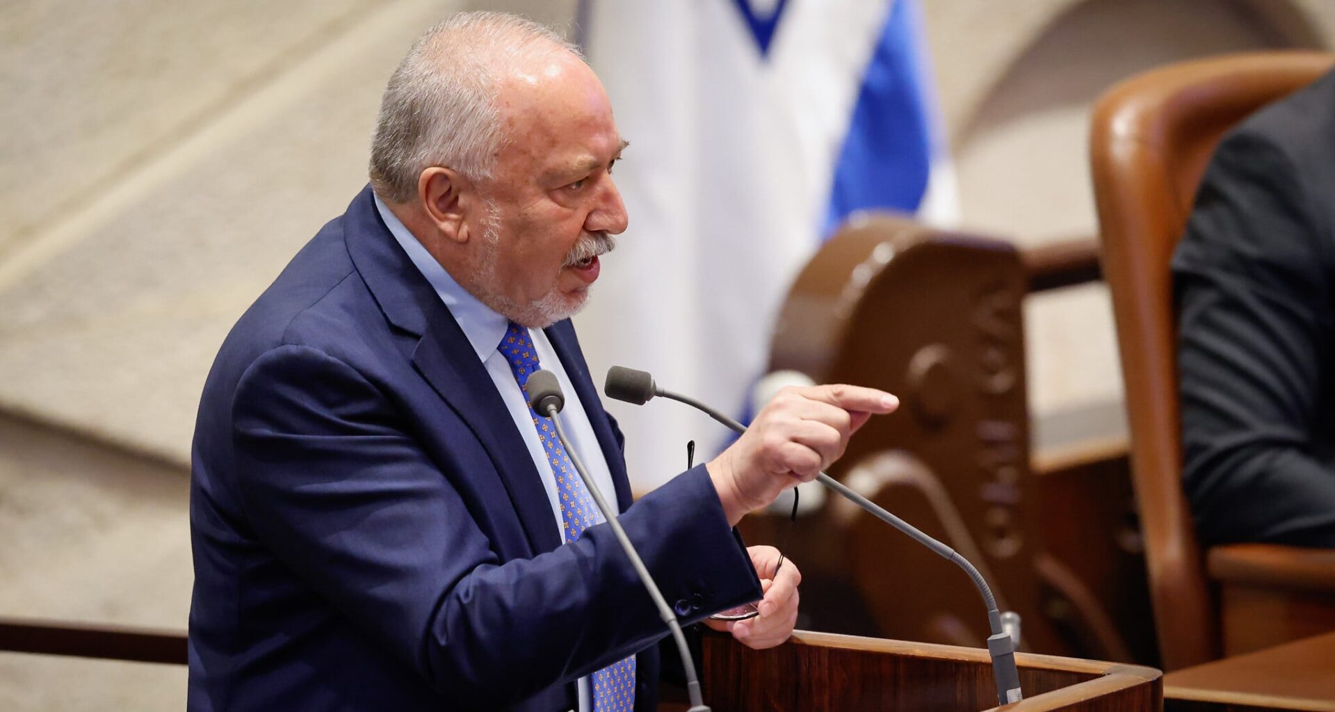 Liberman slams emerging Iran deal, accuses Netanyahu of failing to win war 'on any front'