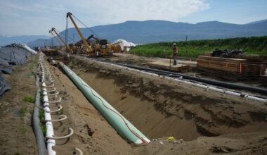 Mixed reaction in Alberta after Carney, Smith sign pipeline agreement - CTV News