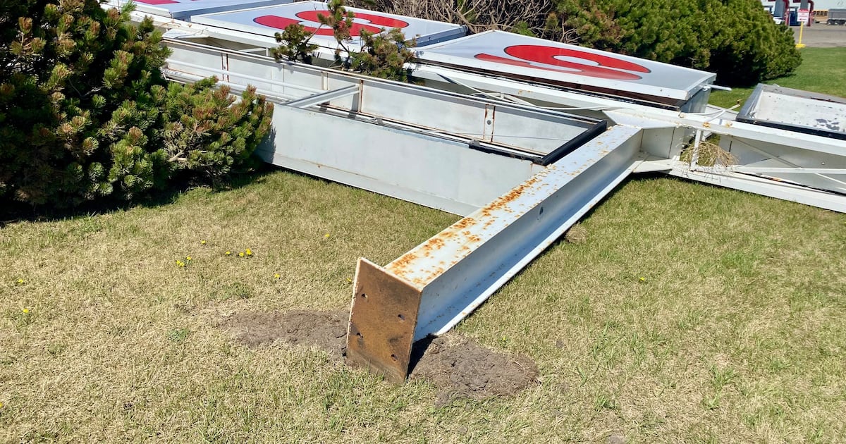 ‘Everything’s gone’: Roof blows off Manitoba home during high winds - CTV News