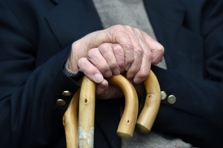 File photo dated 18/05/17 of an elderly man holding a walking stick. Drugs that are said to slow the progression of Alzheimer's disease "make no meaningful difference to patients" while increasing the risk of swelling and bleeding in the brain, according to a new review. The effects of the medicines on those with early-stage Alzheimer's and dementia were "either absent or consistently small", researchers said. Issue date: Thursday April 16, 2026. PA Photo. Photo credit should read: Joe Giddens/PA Wire
