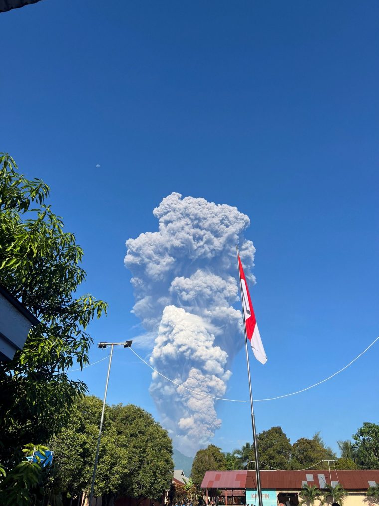 Smoke after the eruption of Mount Dukono in North Halmahera Regency, North Maluku, Indonesia, May 8, 2026, in this picture obtained from social media. Jhon Frengki Manipa/via REUTERS THIS IMAGE HAS BEEN SUPPLIED BY A THIRD PARTY. MANDATORY CREDIT. NO RESALES. NO ARCHIVES. Verification Lines: - Buildings, flagpole, floor and basketball stand matched file and satellite images. - Date verified by original file metadata.
