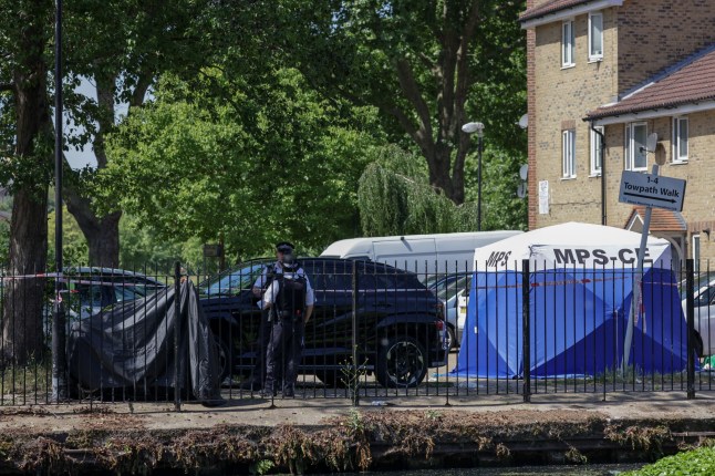 ?? Licensed to London News Pictures. 26/05/2026. London, UK. A forensic tent is seen at a crime scene on Poplar Close in Hackney, East London, following a police incident. A large cordon remains in place. Photo credit: Dinendra Haria/LNP