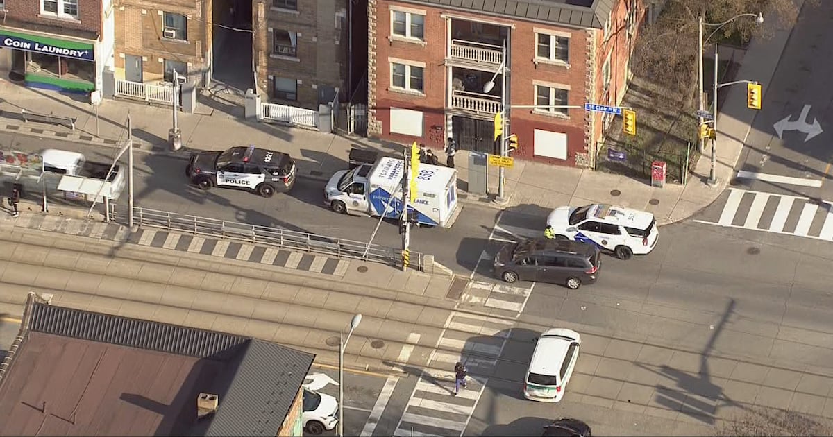 Stabbing in Midtown Toronto sends teen to hospital
