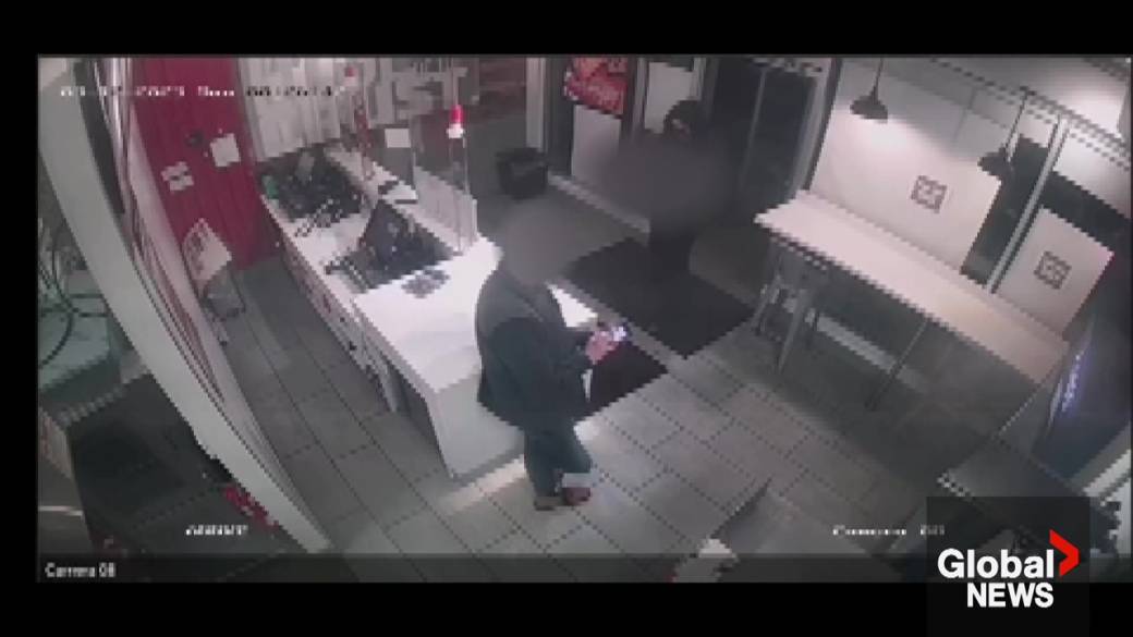 Click to play video: 'Edmonton police believe Pizza Hut shooting was a random attack'