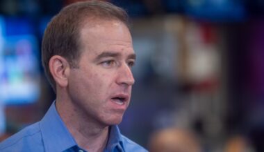 Bronin defeats U.S. Rep. John Larson at convention