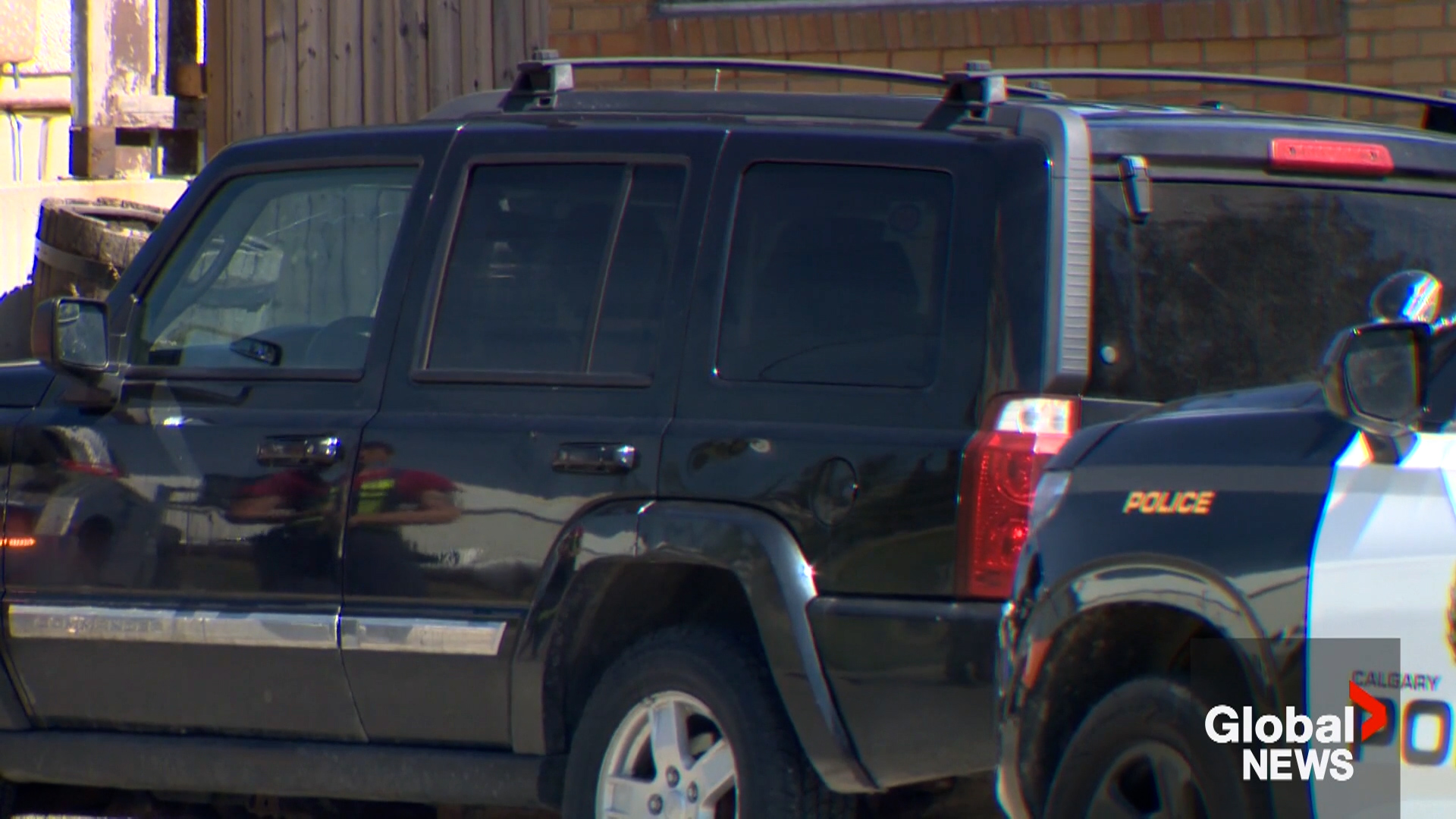 Click to play video: 'Calgary homicide unit investigating after the bodies of 2 young children found in vehicle'