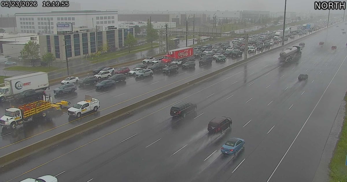Southbound Hwy. 400 in Toronto almost completely blocked after crash