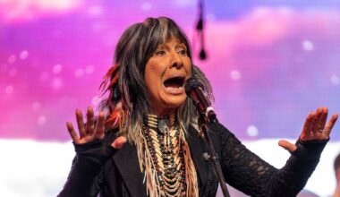 University of Toronto strips Buffy Sainte-Marie’s honorary degree - CTV News