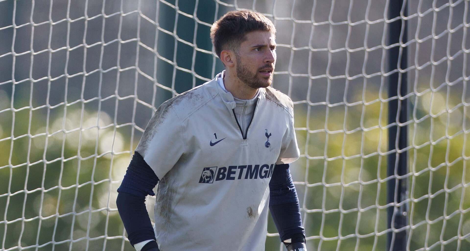 Team news | Vicario 'not ready yet', Solanke remains a doubt for Leeds