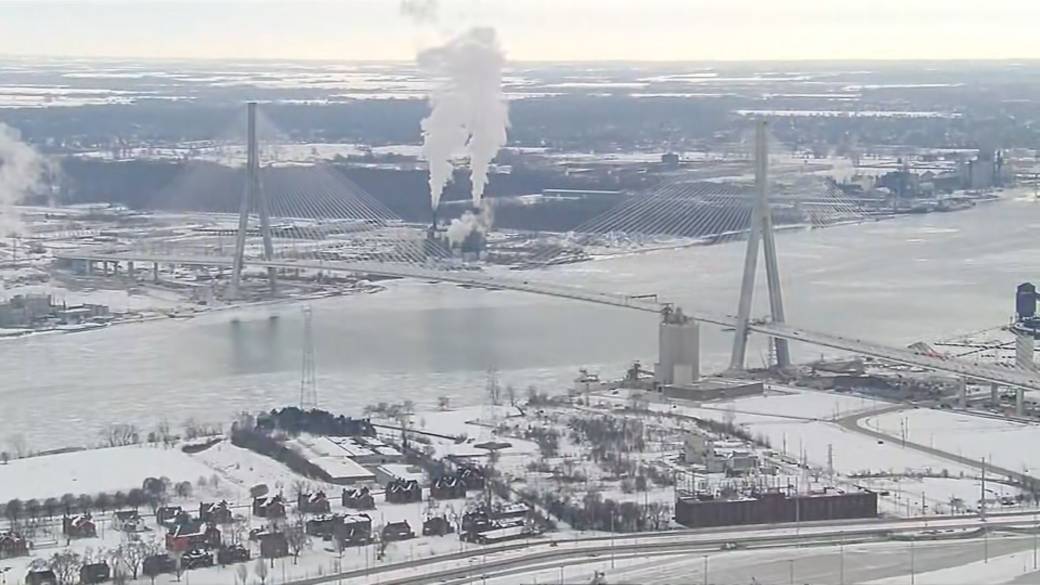Click to play video: 'Trump threatens opening of Gordie Howe Bridge'