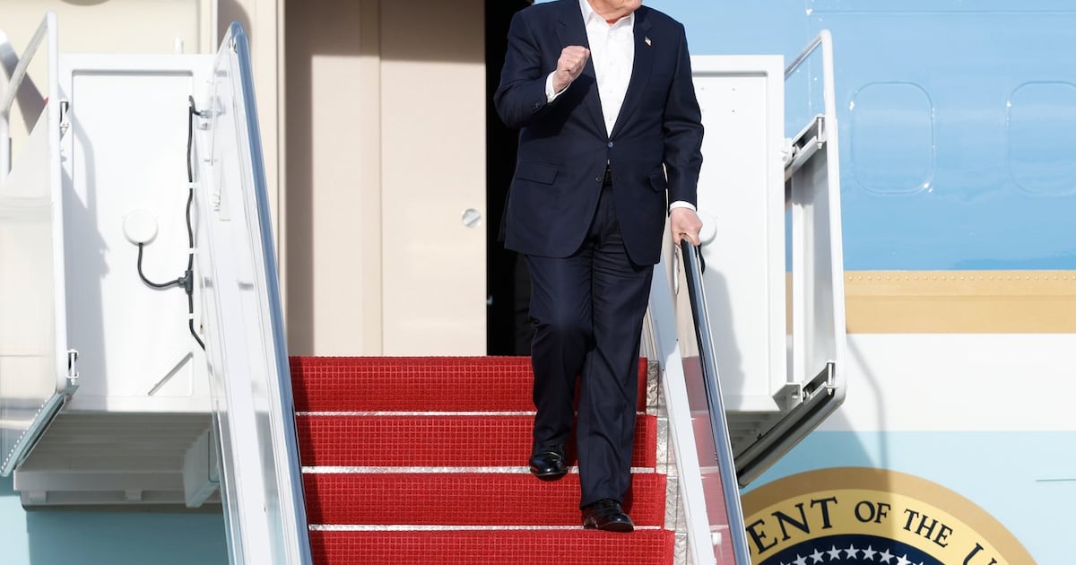 Trump wraps up 3-hour medical visit to Walter Reed and declares ‘Everything checked out PERFECTLY’ - CTV News