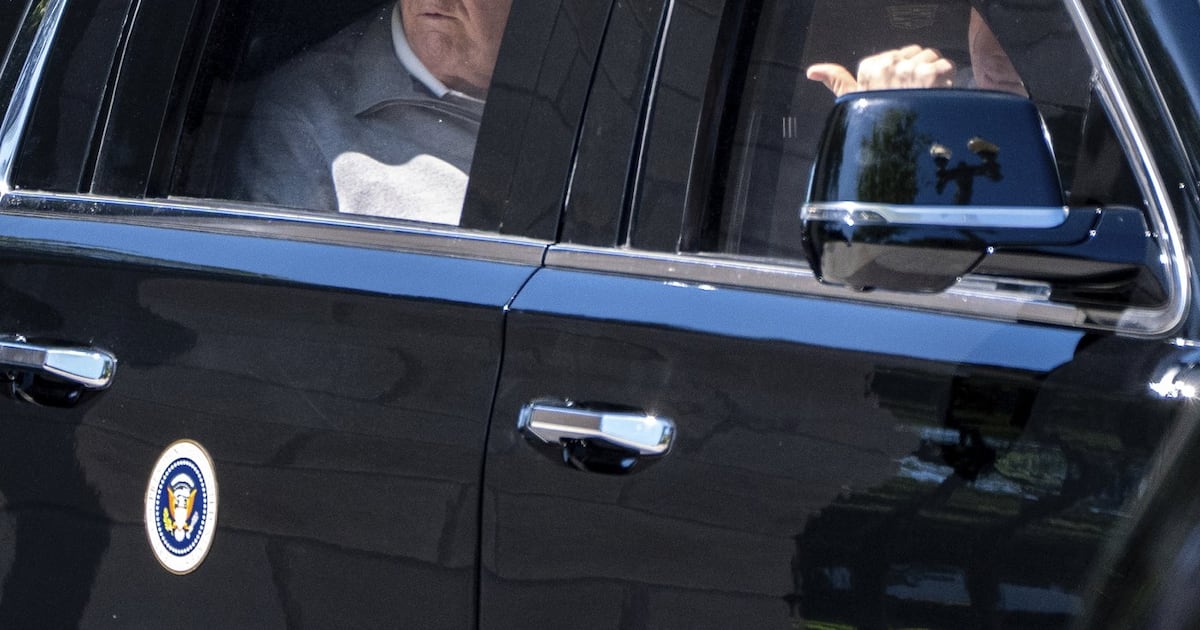 Donald Trump to headline U.S. anniversary fair after artists drop