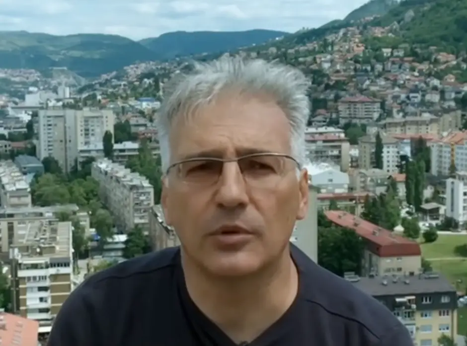 Edin Subasic in the documentary Sarajevo Safari (Arsmedia)