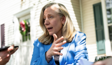 Virginia Democrats trade blame after court kills redistricting maps