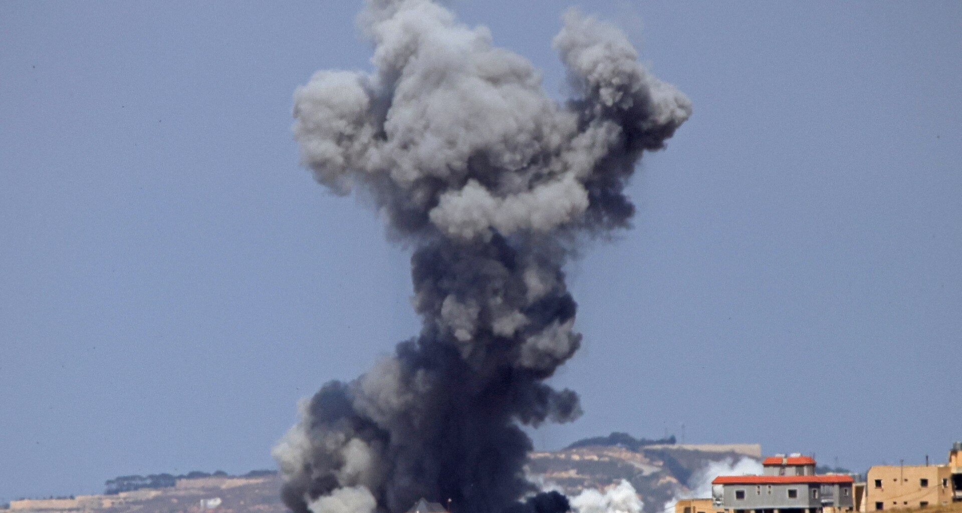 Israeli forces push past Lebanon’s Litani River: How significant is it? | Israel attacks Lebanon News