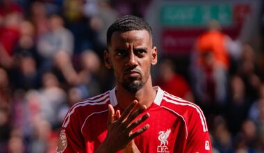 Arne Slot explains Alexander Isak's absence for Man Utd v Liverpool