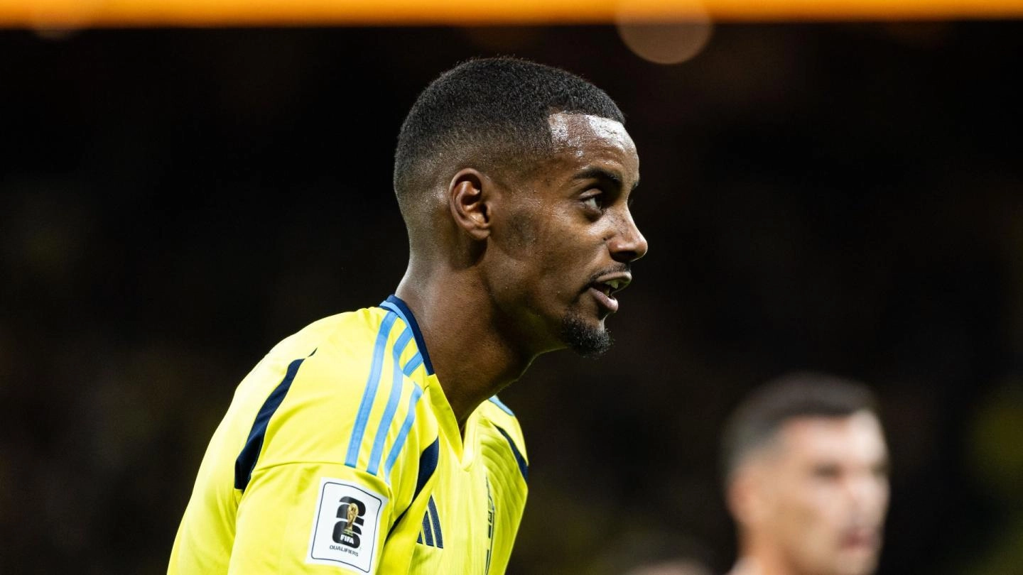 Alexander Isak receives Sweden call-up for World Cup