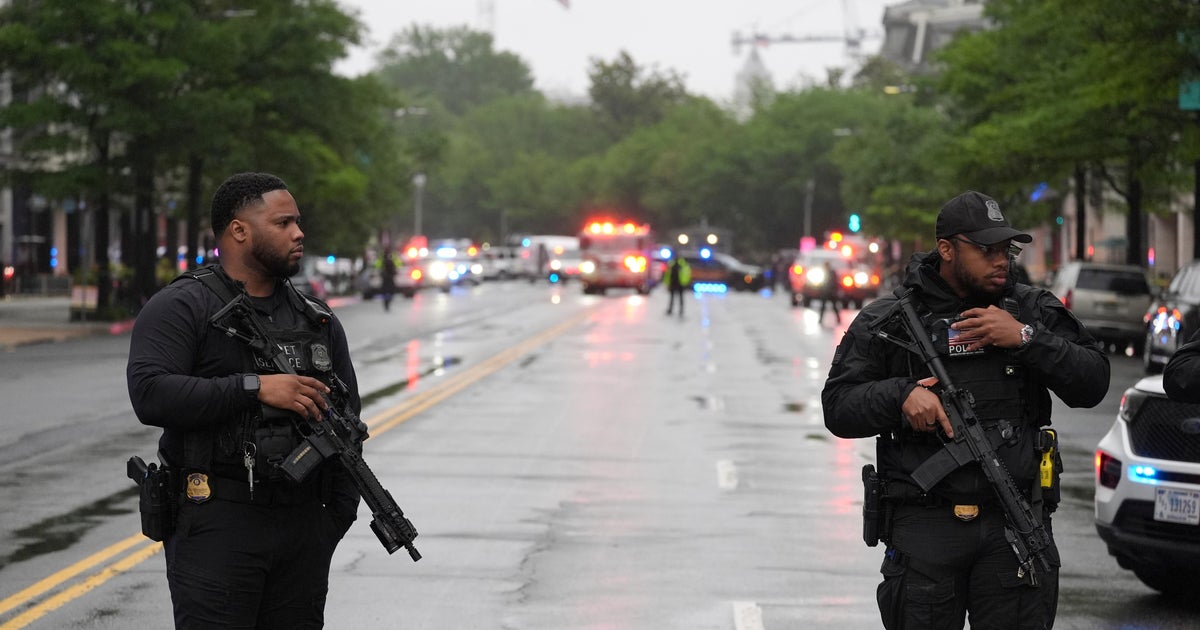 Suspect killed after opening fire on Secret Service checkpoint outside White House, officials say