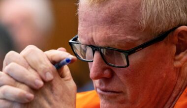 South Carolina court tosses murder conviction in Alex Murdaugh case | Courts News