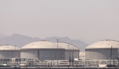 Oil rebounds on uncertainty over Iran peace deal and inventory drawdowns