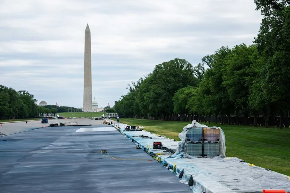 Renovations at the Lincoln Memorial Reflecting Pool on May 7Credit: Aaron Schwartz/Bloomberg via Getty