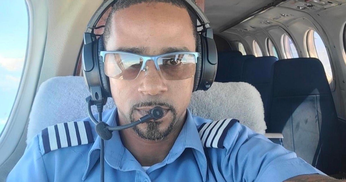 Hero pilot recounts crash landing, rescue in Atlantic Ocean: "My first thought was, 'We didn't die'"
