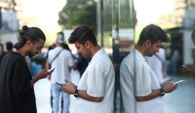Iran’s partial internet return exposes rift inside ruling system