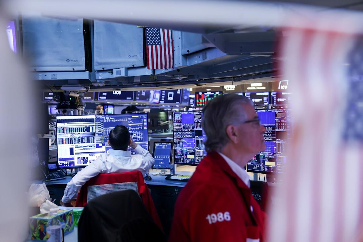 Global Long Bond Yields Hit Highest in Almost Two Decades