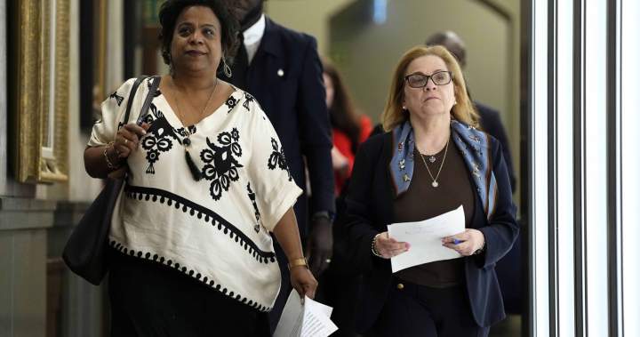 As Ebola spreads, Canada to require 21-day isolation for those from region - National