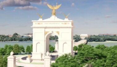Design plan for 250-foot "Arc de Trump" is approved, but 4 lions on the base are now gone