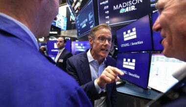 Stocks rise as investors shrug off renewed fighting in Iran