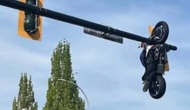 Motorcycle Left Hanging from Traffic Light After Dramatic BMW 3-Series Crash