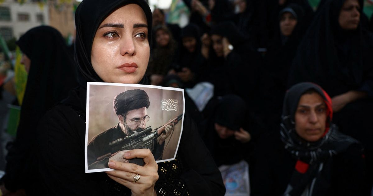 Iran officials seek to show Supreme Leader still in charge - FT