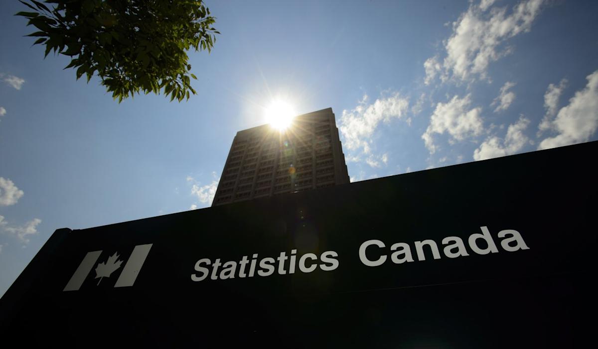 Canada loses 18,000 jobs in April, unemployment rate rises to 6.9%