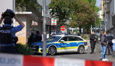 Suspect at large after hostage situation at bank in Germany, police say - National
