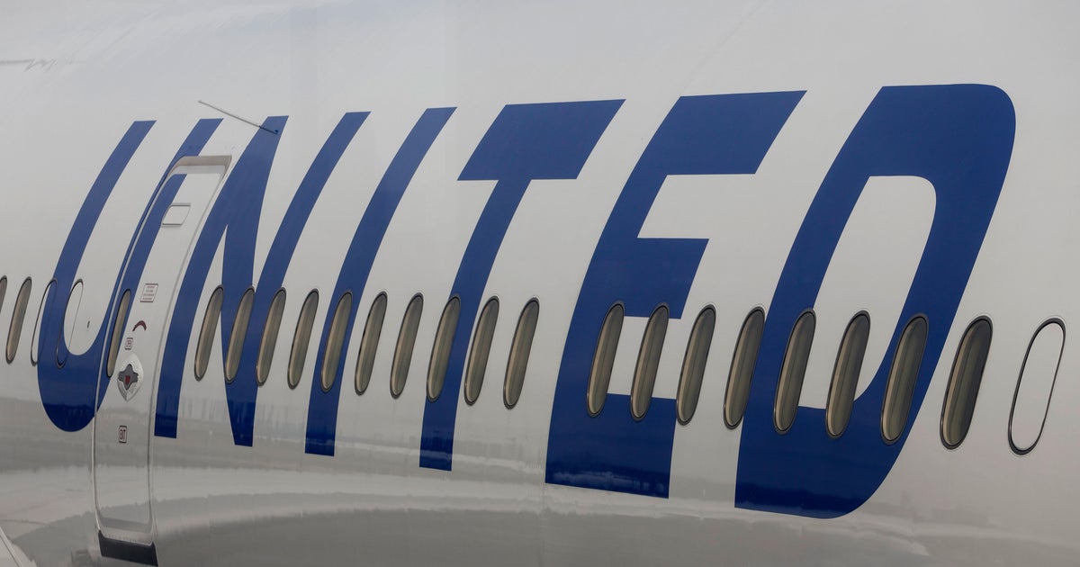 United Airlines flight from Chicago to Minneapolis diverts to Wisconsin due to "unruly passenger"