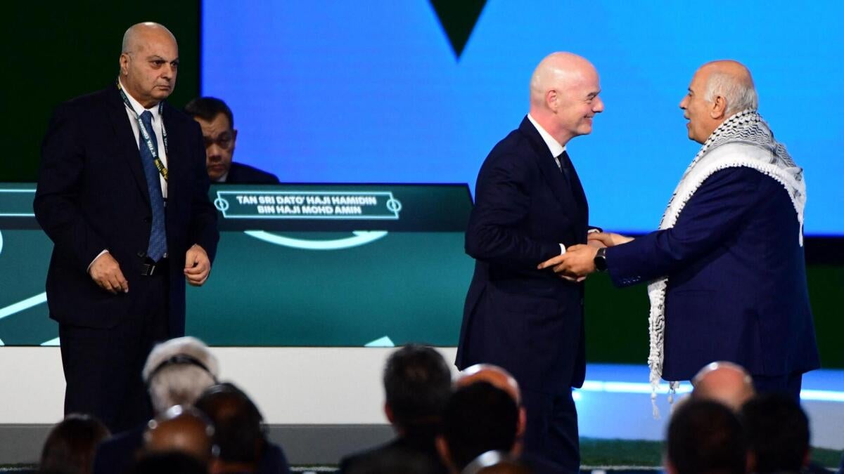 FIFA's attempts peace moment with Israel, Palestine soccer reps on stage