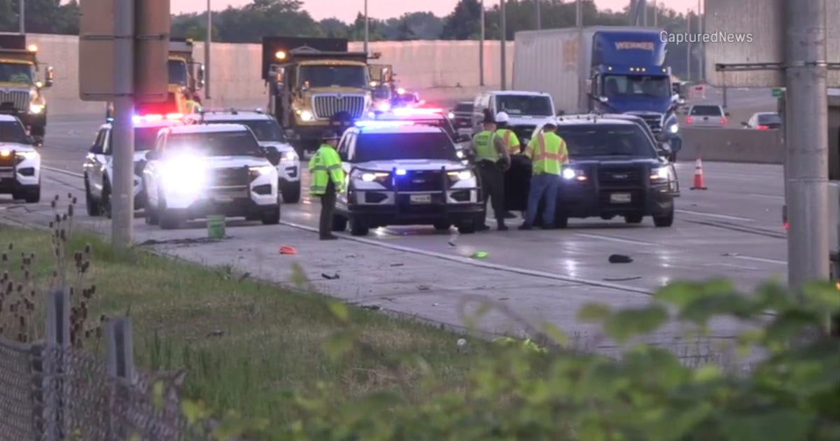3 tollway workers hit, 1 dead on I-294 in Chicago’s north suburbs, police say