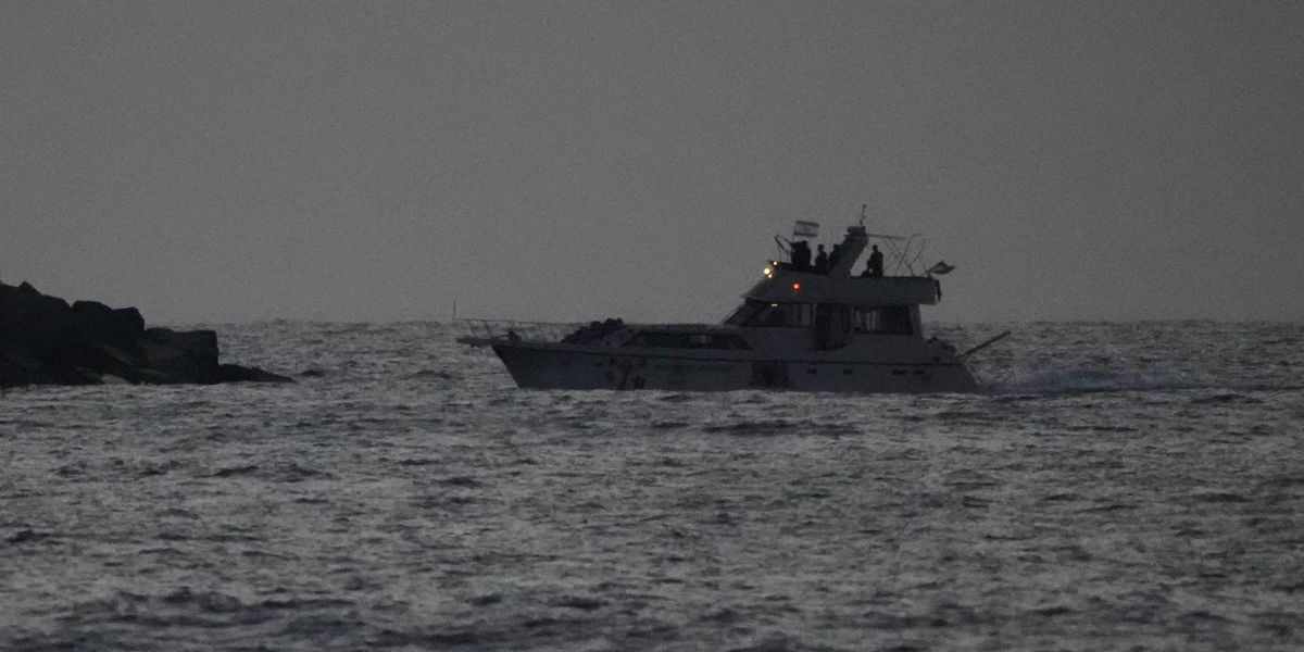 Israel begins deporting hundreds of flotilla activists