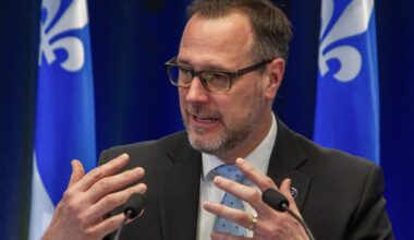 Extending Bill 101 would move 27,000 students to French system, Roberge says