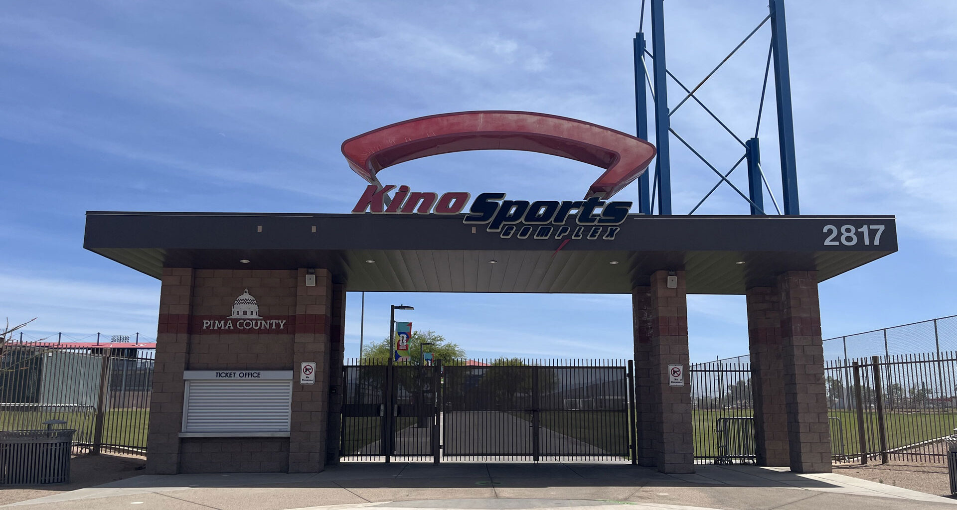 Wide Kino gate