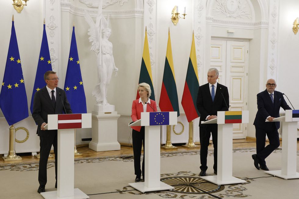 (left to right) Edgars Rink\u0113vi\u010ds, Ursula von der Leyen, Gitanas Naus\u0117da, Alar Karis