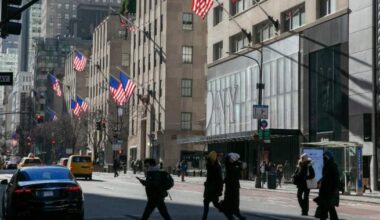Woman dead after falling into open manhole in Manhattan - National