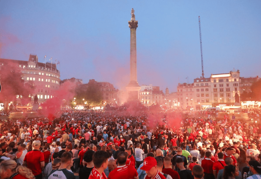 Middlesbrough fans take over Trafalgar Square ahead of Championship play-offs final at Wembley - London Evening Standard