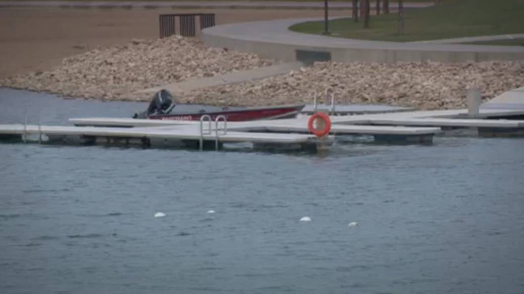 Click to play video: 'Child in life-threatening condition after reported drowning at Mahogany Beach'