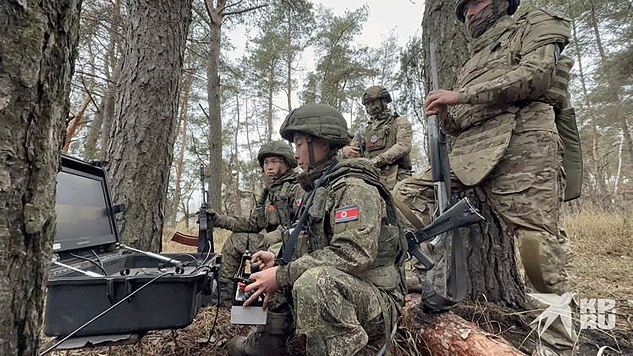 North Korean troops training with Russian instructors in a minefield in Kursk region